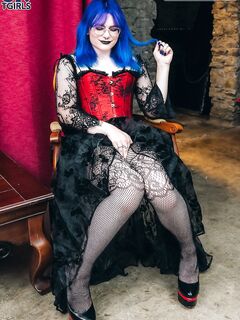 UK Tgirls Evie Nyx